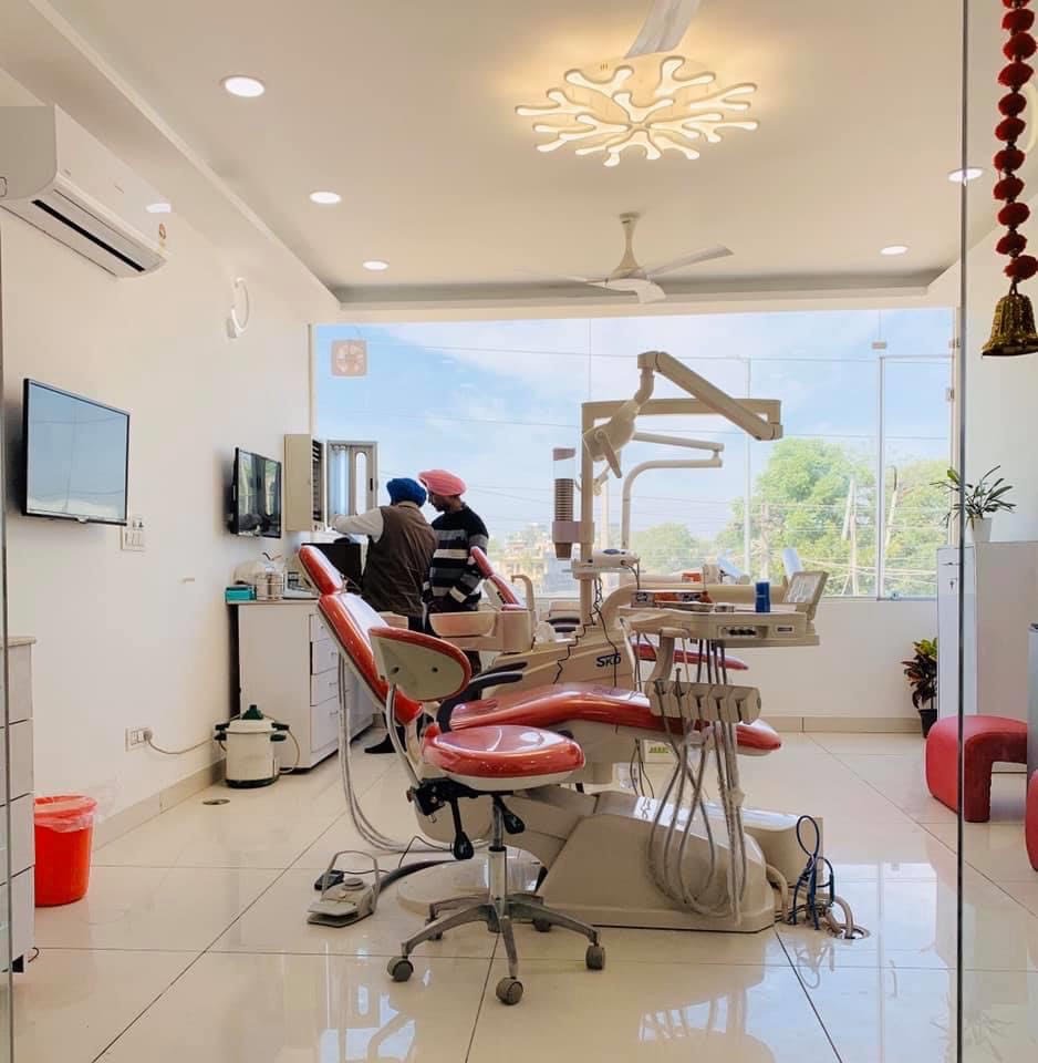 Best dentist dhakoli,